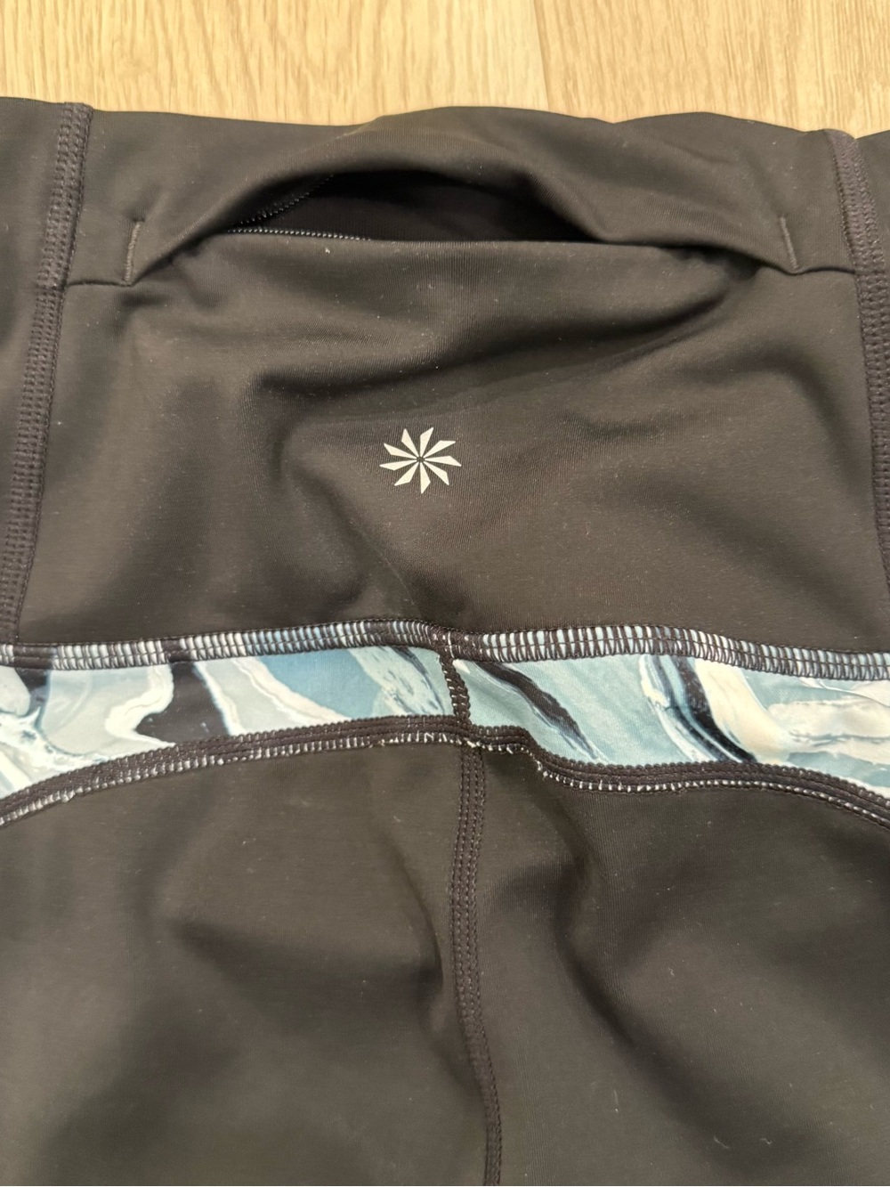Athleta Black Leggings Blue Marble Print Athletic Pants Size M - Picture 11 of 12